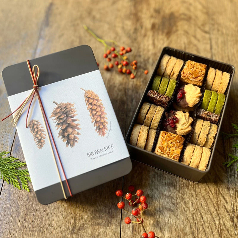 冬季限定クッキー缶