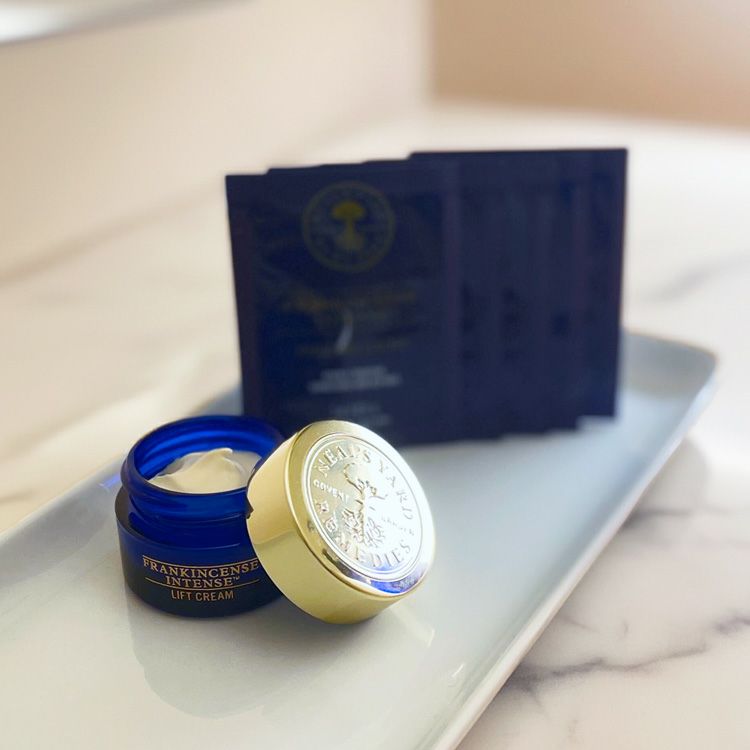 本日再値下◆新品◆ ニールズヤードフランキンセンス トライアルセット◆3週間分 フランキンセンス プレミアムトライアルセット（クリーム＆化粧水